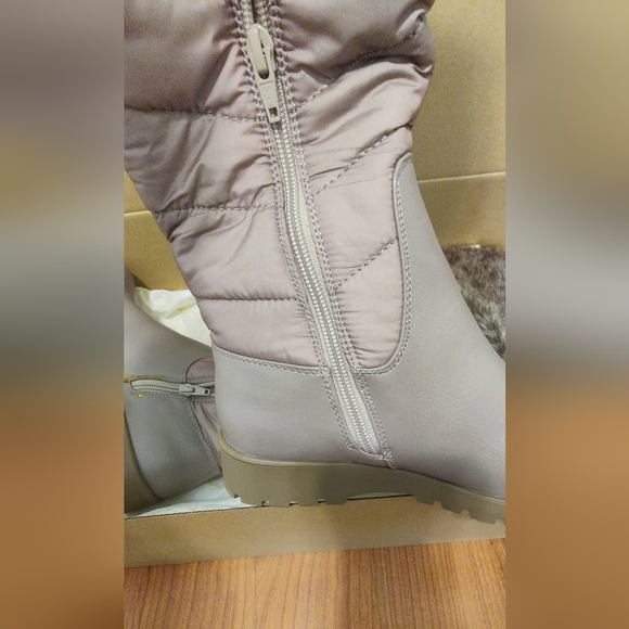 Bass - Picture 3 of 4